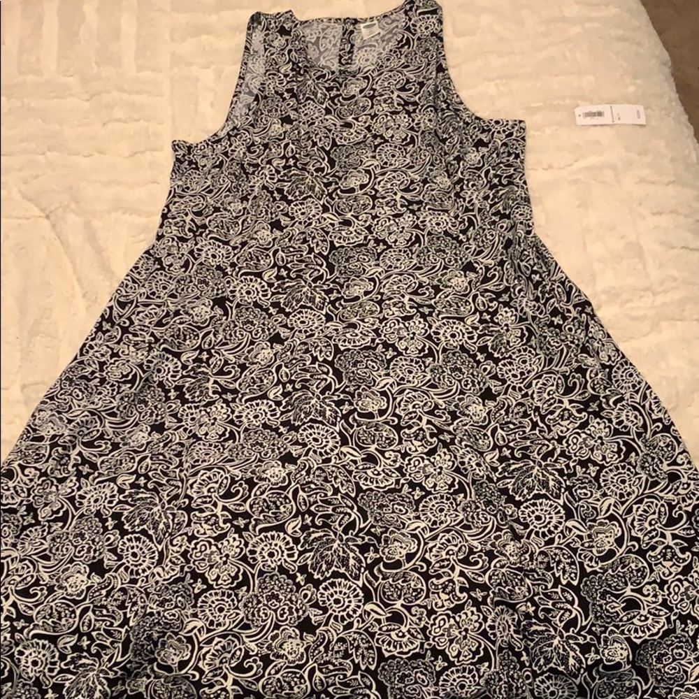 Old Navy black and white dress